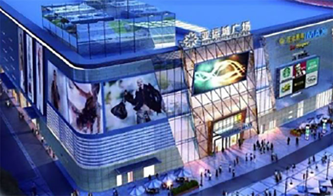 廣州粵鋼工程有限公司業(yè)務(wù)涵蓋工程建設(shè)、投資開發(fā)（地產(chǎn)開發(fā)、建造融資、持有運(yùn)營）、（房屋建筑、基礎(chǔ)設(shè)施建設(shè)）、勘察設(shè)計、新業(yè)務(wù)（綠色建造、節(jié)能環(huán)保）等板塊。工程建設(shè)部分:主要以承建冶煉鋼廠、軋鋼廠、造船廠、能源電廠、物流倉庫等專業(yè)性較強(qiáng)的工業(yè)建筑和道路、橋梁、園林、河涌整治等市政公用工程。目前已取得市政公用工程、建筑總承包、機(jī)電總承包和鋼結(jié)構(gòu)專業(yè)承包等資質(zhì)和安全生產(chǎn)許可證等。公司人才薈萃,實力雄厚，管理人員70多人、建造師15人、結(jié)構(gòu)工程師12人、設(shè)計工程師8人。具備從前期項目開發(fā)、規(guī)劃設(shè)計、采購、施工、到后期維護(hù)完善管理能力。